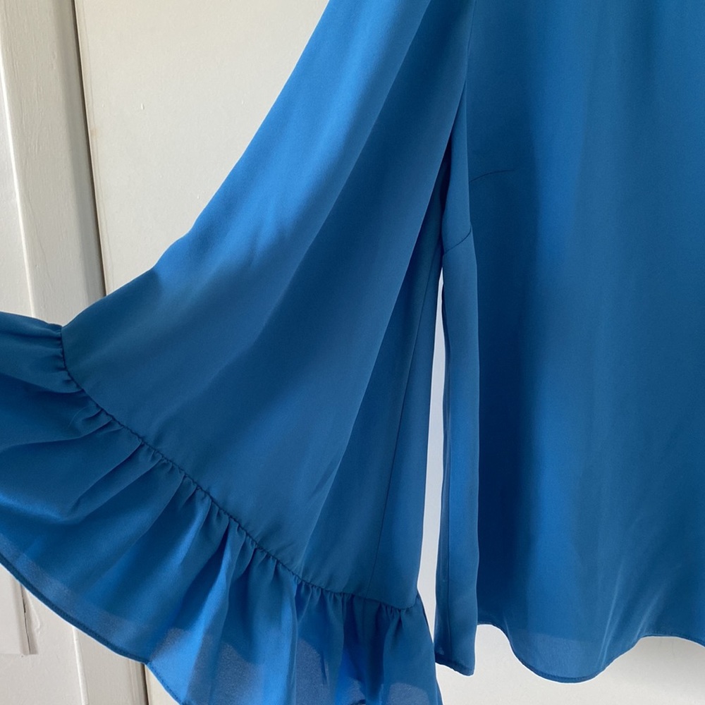 BELL blouse - Picture 2 of 2